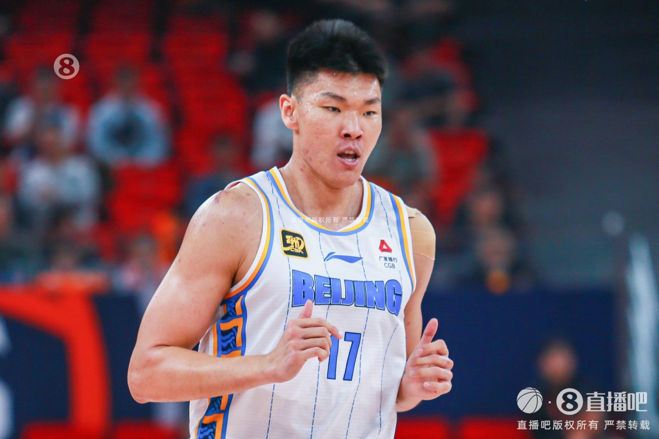 進(jìn)攻端把握機(jī)會不錯！范子銘10投7中貢獻(xiàn)16分3助攻